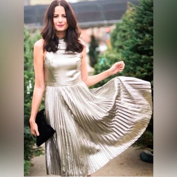 NWT Ann Taylor Metallic Lame’ Pleated Gold Shimmer Party Dress - Picture 8 of 10